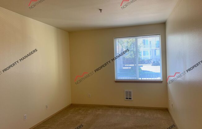 2 beds, 1 bath, 741 sqft, $1,395, Unit B201