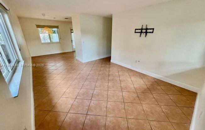 7023 SW 2nd St # 7023 MIAMI, FL 33144