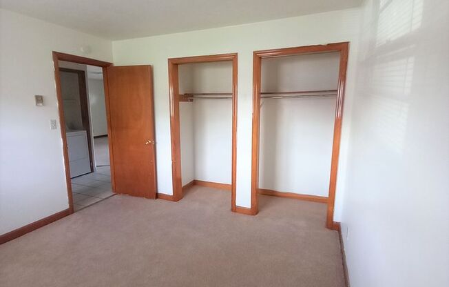 2 beds, 1 bath, 903 sqft, $1,240, Unit M-8