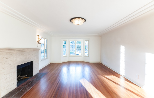 1064 S GENESEE
