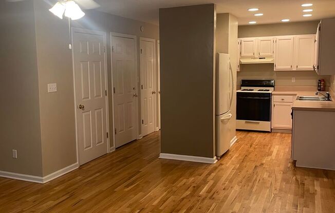 Huge 2/2.5 off Apalachee Parkway!