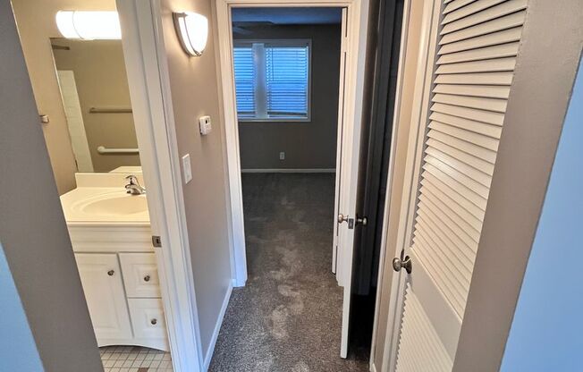 1 bed, 1 bath, 780 sqft, $979, Unit 013