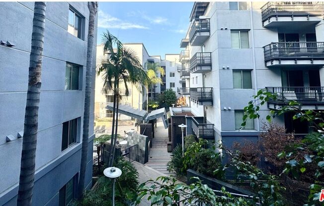 1 bed, 1 bath, 1,050 sqft, $3,100, Unit 426