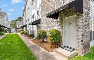 Great 3 BED/3 BATH Condo near LSU!