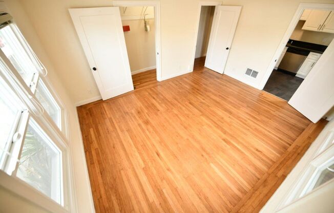 1p586 - 721 40th St.