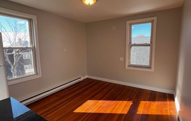 1 bed, 1 bath, $1,300, Unit 2S