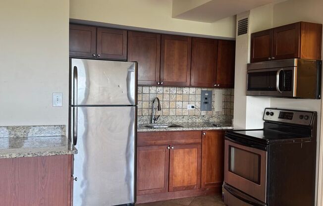 1 bed, 1 bath, 700 sqft, $1,895, Unit 418-0706