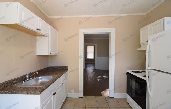 1 bed, 1 bath, $800, Unit Apt. A