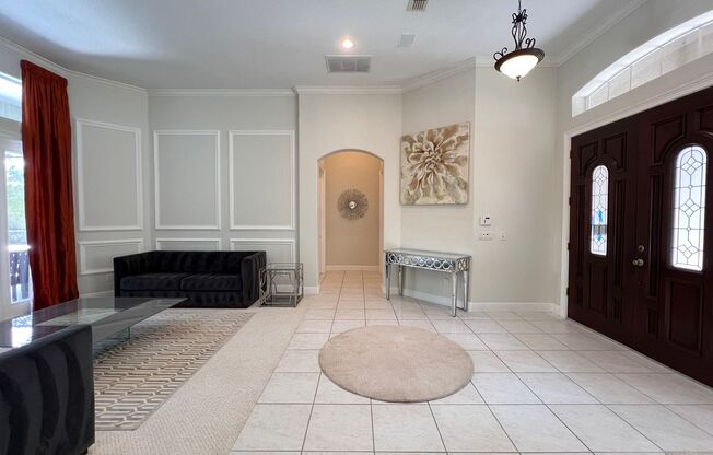 GORGEOUS SINGLE FAMILY HOME - PROPERTY  FULLY FURNISHED