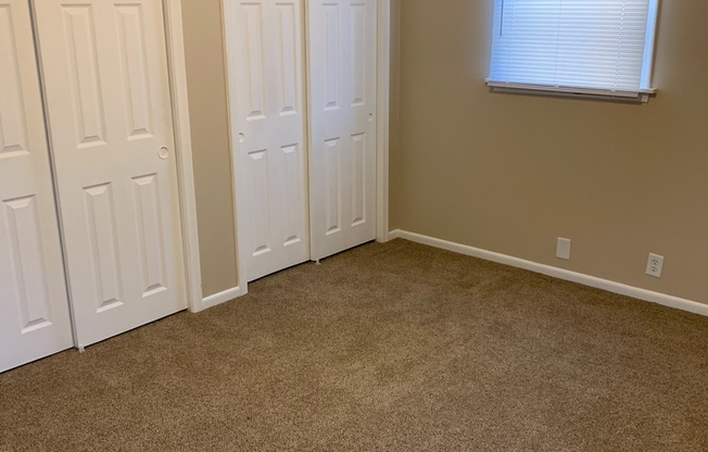 2 beds, 1 bath, 900 sqft, $950