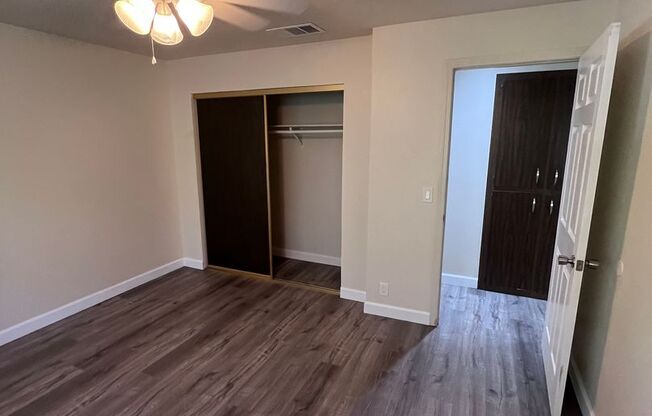 2 beds, 1 bath, 942 sqft, $900, Unit C