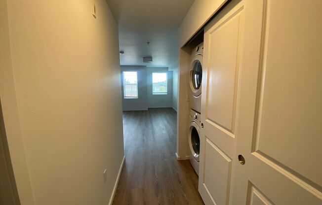 1 bed, 1 bath, 600 sqft, $2,095