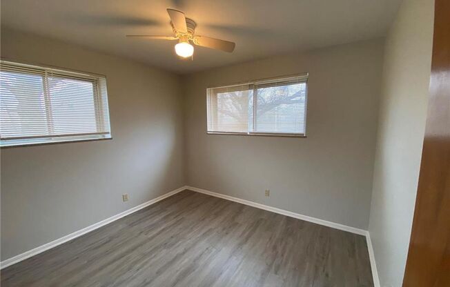 2 beds, 1 bath, 750 sqft, $965