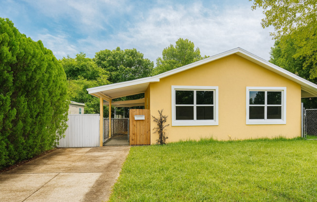 Charming 2BR/1BA Apartment in Sunrise – $2,300/Month