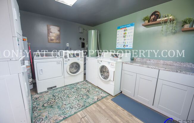 2 beds, 1 bath, 700 sqft, $1,349, Unit 27