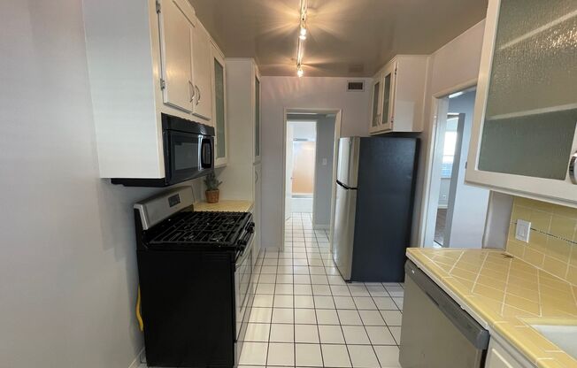 10814-10818 Blix St