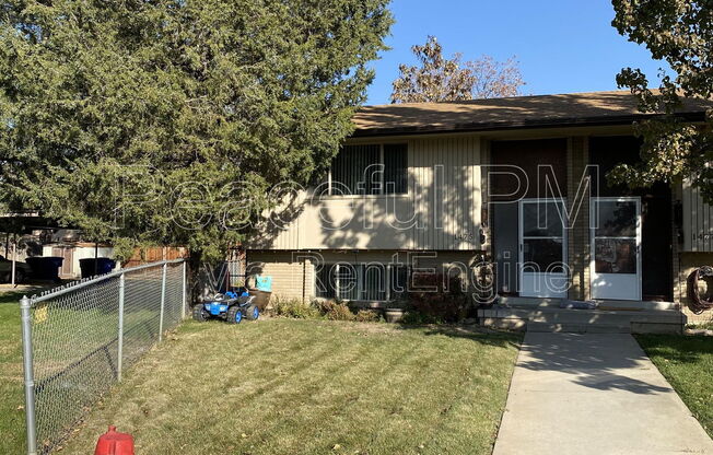 1477 E BROOKLANE CIR