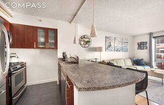 1 bed, 1 bath, 706 sqft, $5,200, Unit S11C