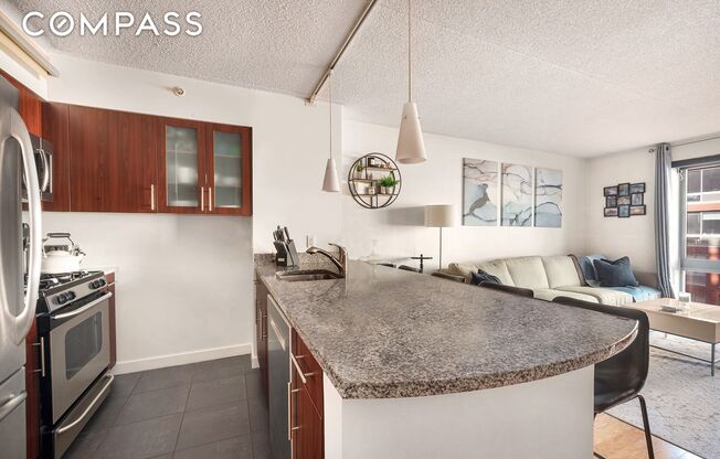 1 bed, 1 bath, 706 sqft, $5,200, Unit S11C