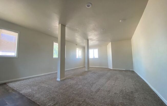 4 beds, 1 bath, 1,325 sqft, $1,295