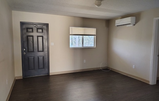 550 S JOHN YOUNG PKWY