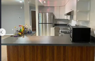 Spacious Adams Morgan Gem with Gas FP