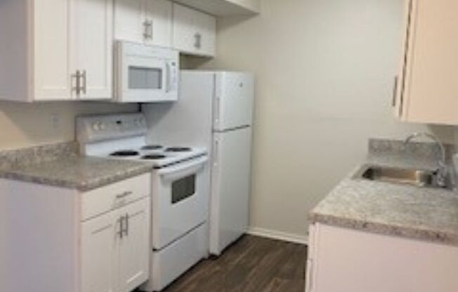 1 bed, 1 bath, 637 sqft, $1,012, Unit 11 - 1101