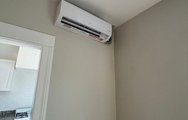 Verwood - 4673 Hollywood Blvd