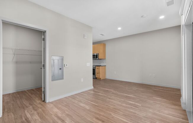 Studio, 1 bath, 548 sqft, $1,760, Unit 513