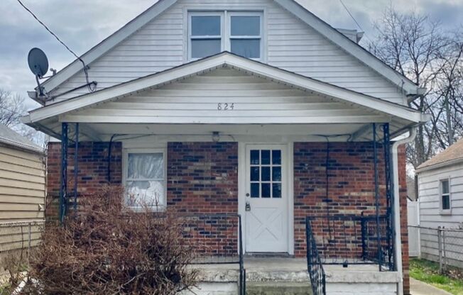 Updated FOUR bedroom home in South Louisville