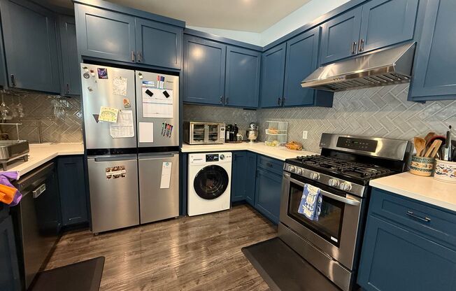 Now Leasing – 812 Merlin | $6,200/Month | 1 Month Free
