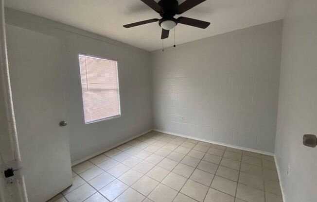 2 beds, 1 bath, $625, Unit #2