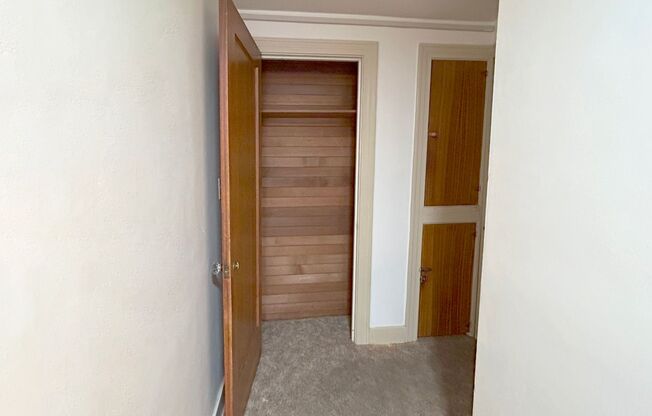 1 bed, 1 bath, 648 sqft, $1,495, Unit Mayfair - 09