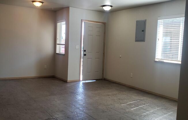 2 beds, 1 bath, 780 sqft, $1,195, Unit Unit A