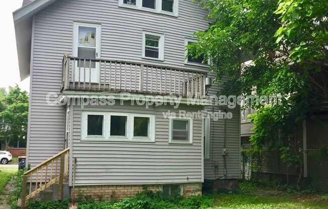 1243 SHERMAN SE