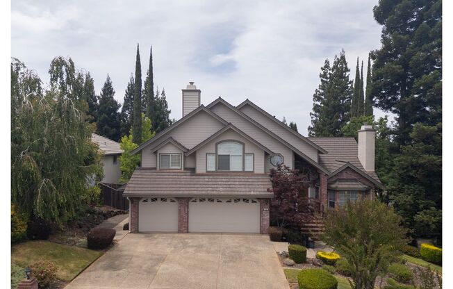 COMING SOON!!- 4bd 3ba two story home in executive community