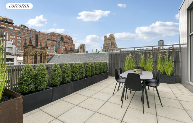 345 W 13 ST