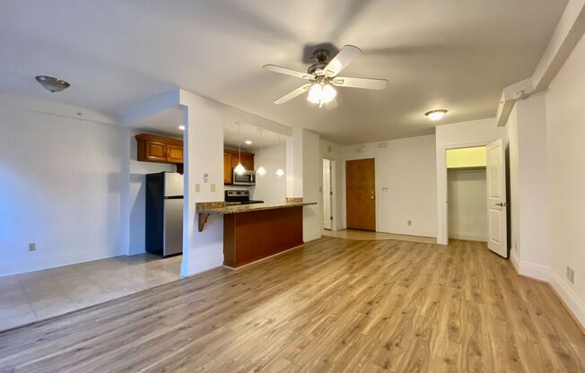 1 bed, 2 baths, 692 sqft, $2,295, Unit 0512