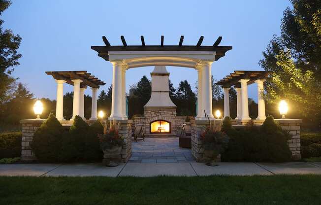 Outdoor Fireplace & Grills