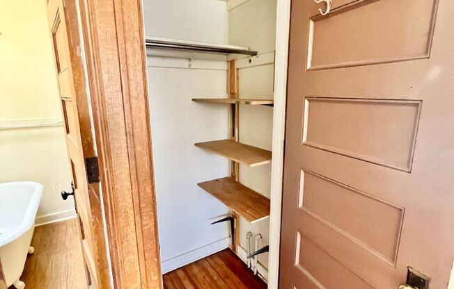 Studio, 1 bath, 400 sqft, $1,050