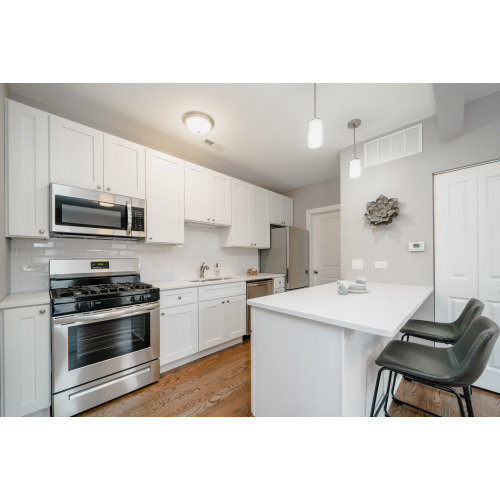 1838 W 21 PL