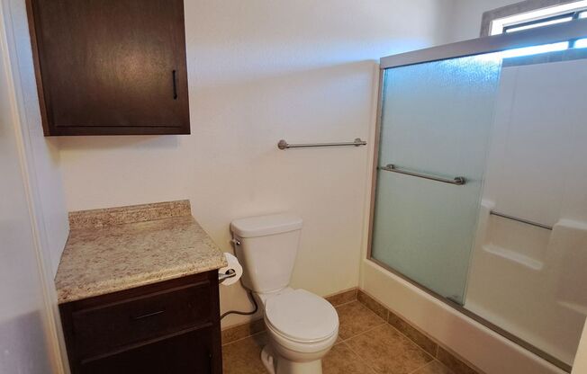 2 beds, 1 bath, 800 sqft, $1,450, Unit Unit B