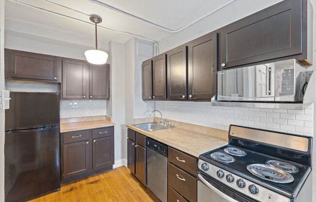 Studio, 1 bath, 420 sqft, $795, Unit 506