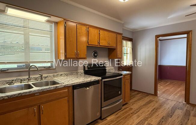 3 beds, 2 baths, $1,895