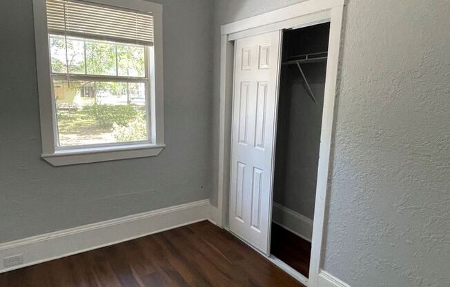 3 beds, 1 bath, $1,044