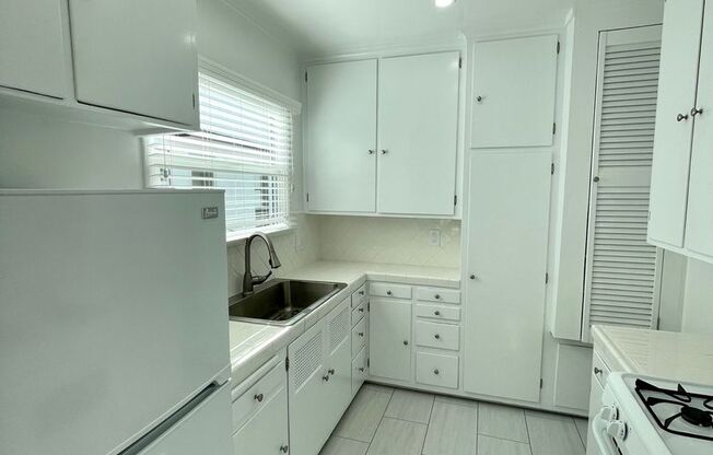 1 bed, 1 bath, $2,195, Unit 10382