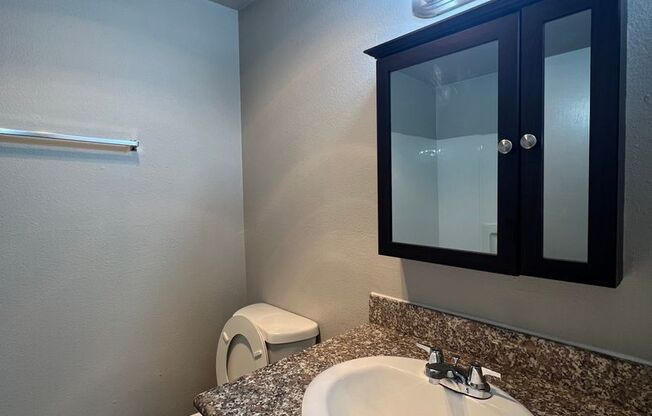 2 beds, 1 bath, 825 sqft, $1,300, Unit 306