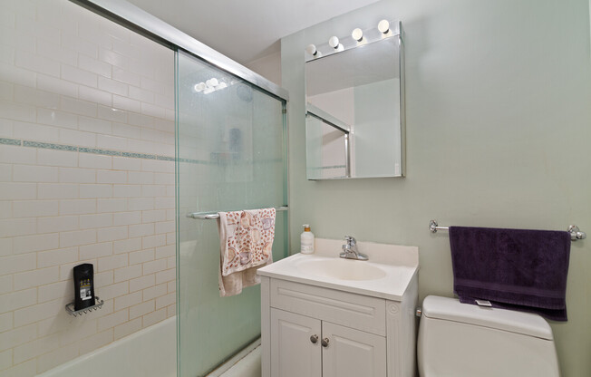 2 beds, 1 bath, 750 sqft, $5,000, Unit 7G