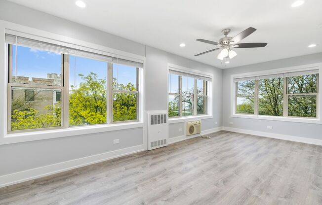 3 beds, 2 baths, $2,900, Unit 1301-4E