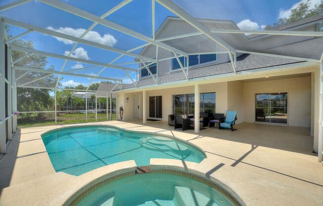 Beautiful 5-Bed 4.2 Baths Pool Home! Pool Care Lawn Maintenance & Basic Cable Internet!